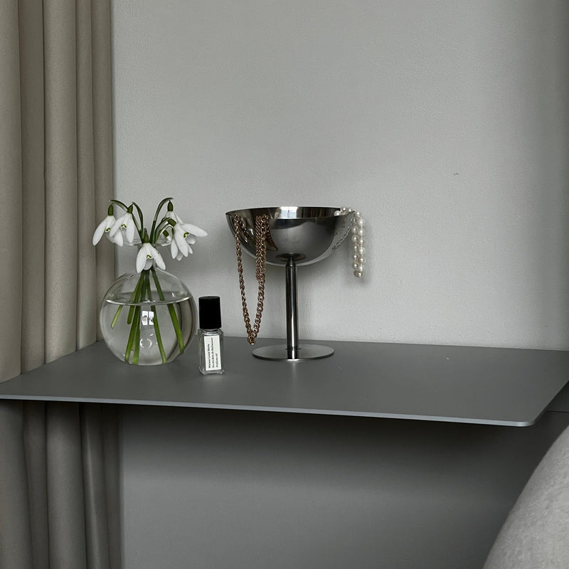Bedside Table Y - Sengehylde - Brushed Gold - aloop design studio